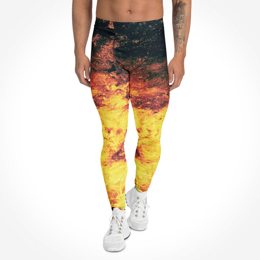Herren-Leggings Fiery Waves von Bachblatt in Schwarz, Gelb und Orange – Vorderansicht am Model mit weißen Sportschuhen.