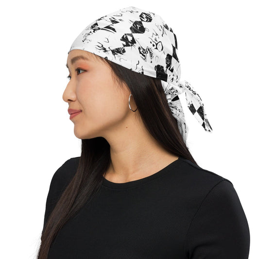 Bandana Finish Line von Bachblatt mit schwarz-weißem Muster – Als Kopftuch getragen, seitliche Ansicht.