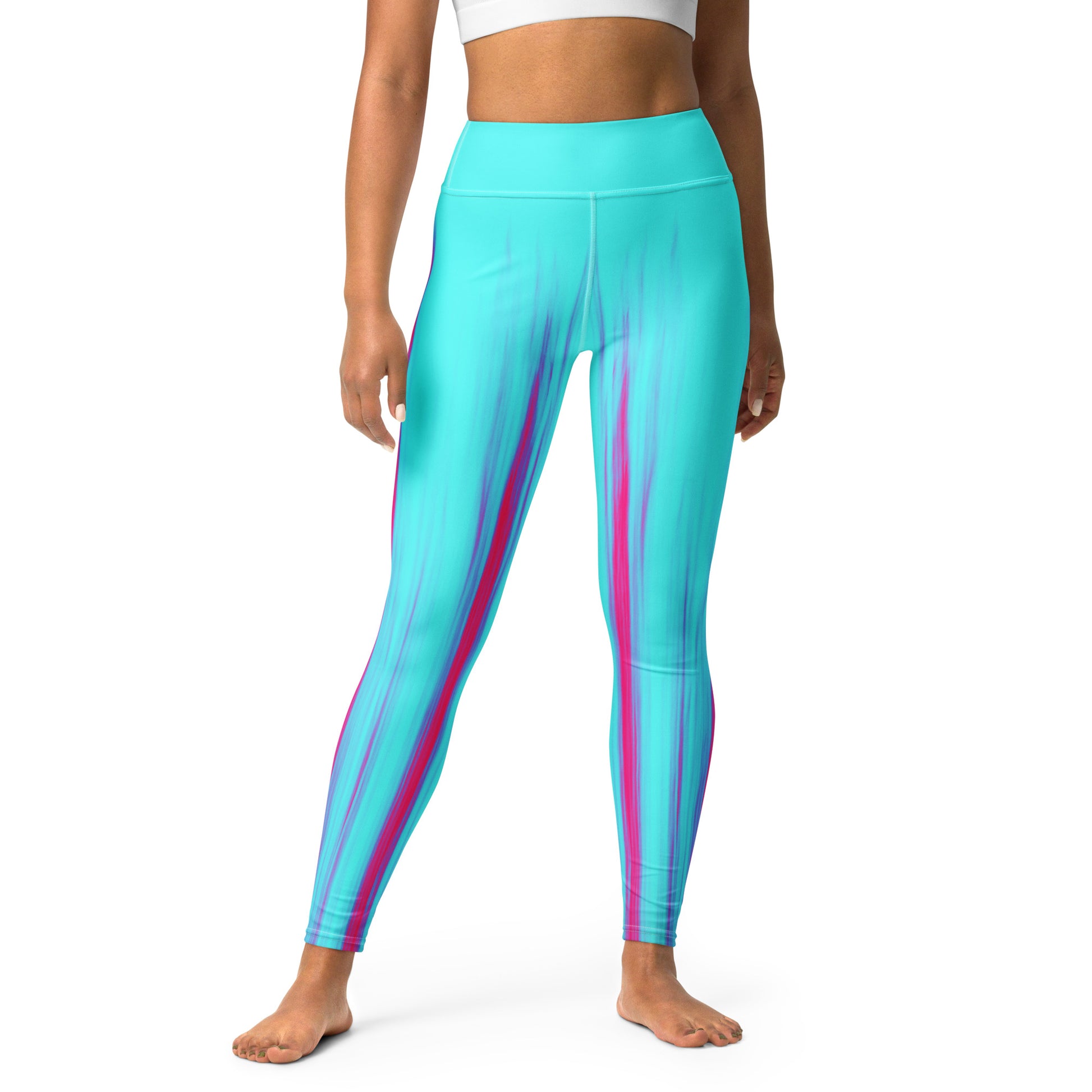 Eine Frau trägt die Moving Forest One Pink Tourquise High Waist Damen Leggings von Bachblatt. Ansicht von vorne.