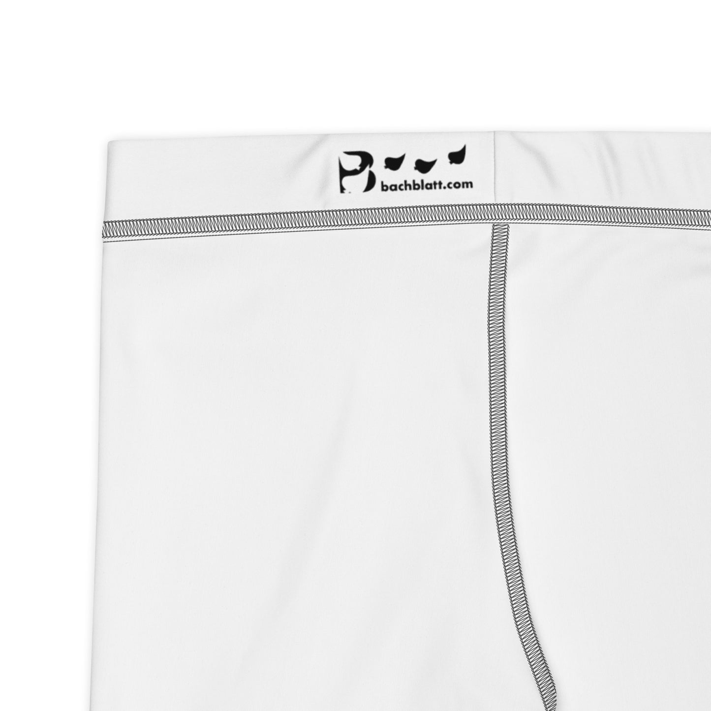 Detailansicht vom Etikett der Moving Forest One Black White Mid Waist Damen Leggings von Bachblatt.